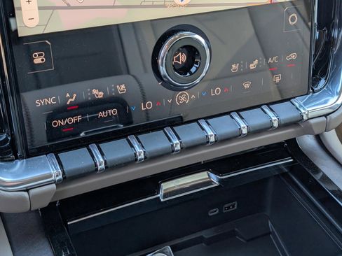 New 2026 GMC Yukon Denali w/ Advanced Technology Package image 30