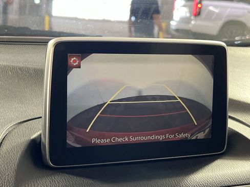 Used 2016 MAZDA MAZDA3 i Grand Touring image 19