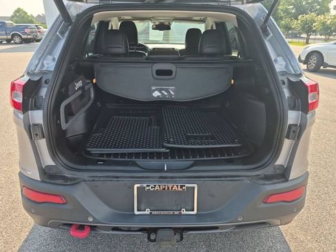 Used 2018 Jeep Cherokee Trailhawk w/ Quick Order Package 27L AWD/4WD image 29
