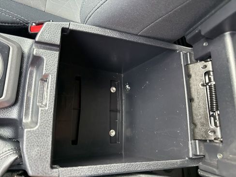 Used 2021 Toyota Tacoma TRD Off-Road image 19