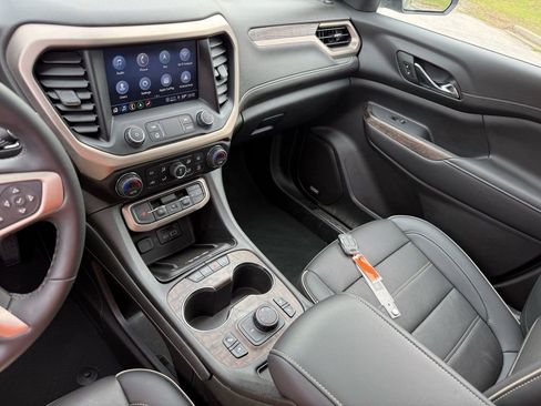 Used 2023 GMC Acadia Denali w/ Denali Technology Package image 41