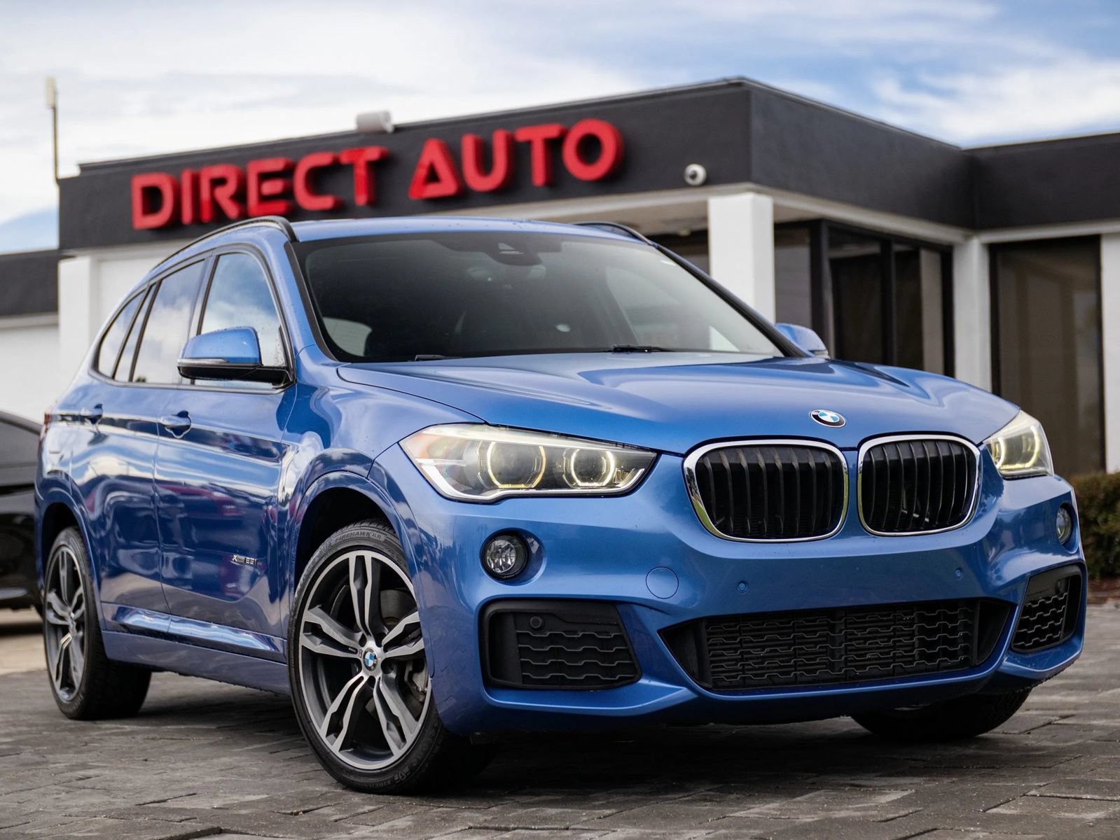 Used 2017 BMW X1 xDrive28i AWD/4WD image 1
