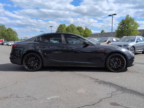 Used 2022 Maserati Ghibli Trofeo RWD image 9