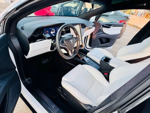 Used 2020 Tesla Model X Long Range image 26