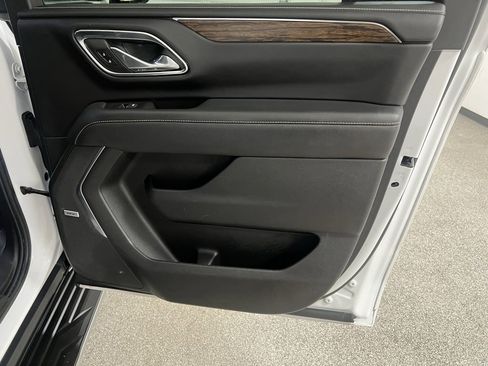 Used 2023 Chevrolet Suburban Premier image 51
