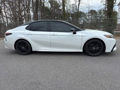 Used 2022 Toyota Camry XSE image 4
