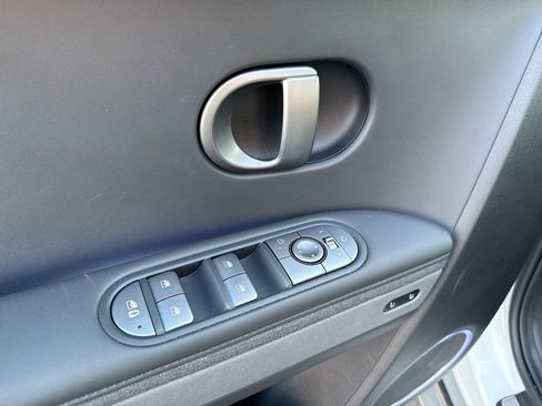 Used 2026 Hyundai Ioniq 5 Limited image 16