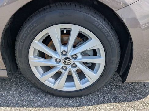 Used 2022 Toyota Camry LE FWD image 11