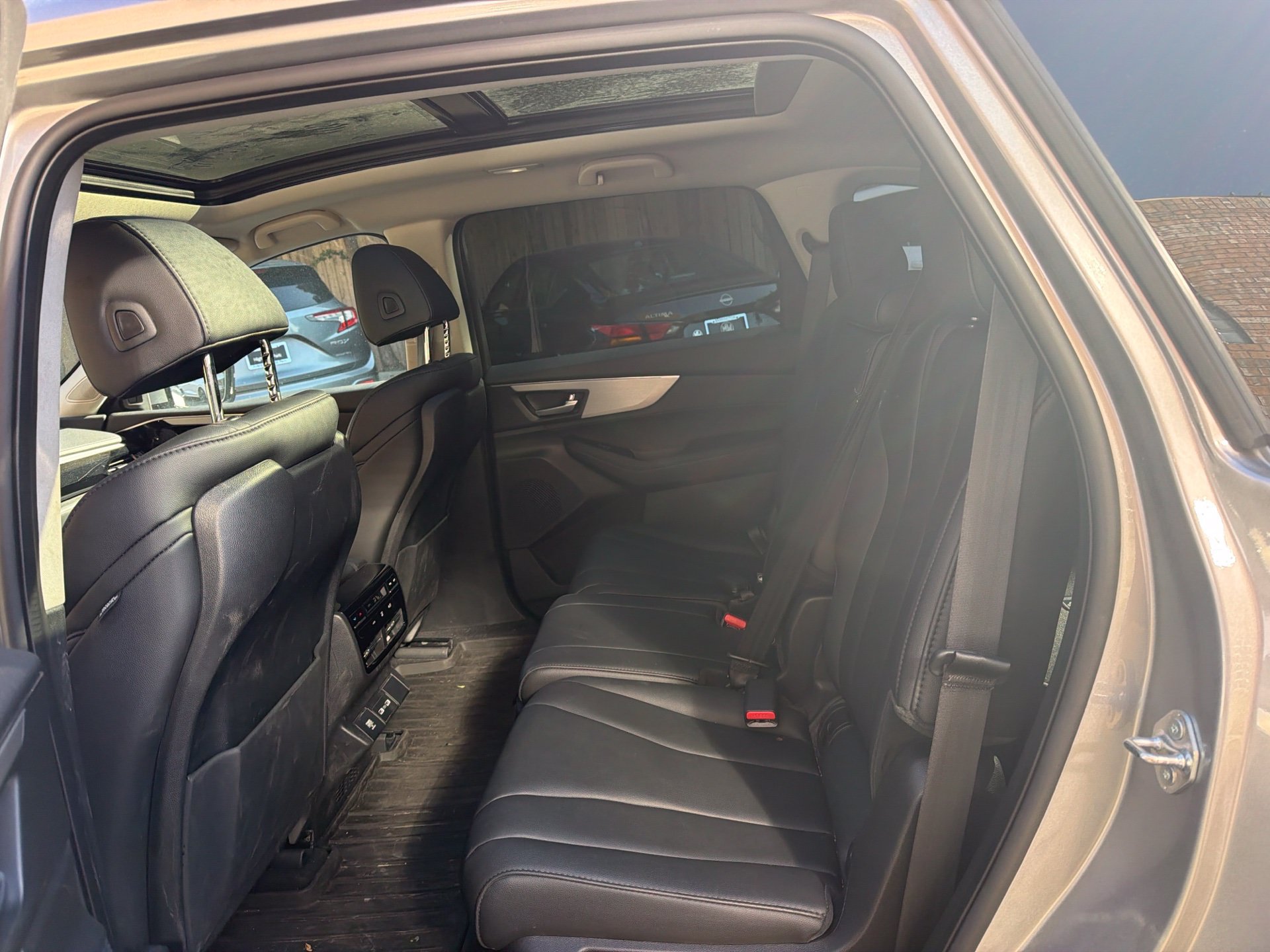 Used 2024 Acura MDX SH-AWD image 12