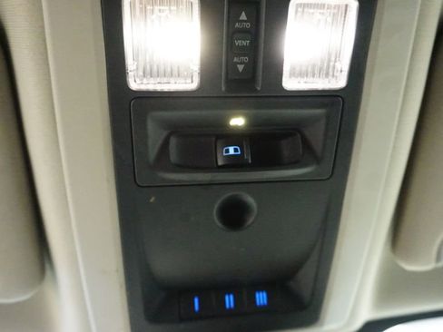 Used 2017 RAM 1500 Sport image 34