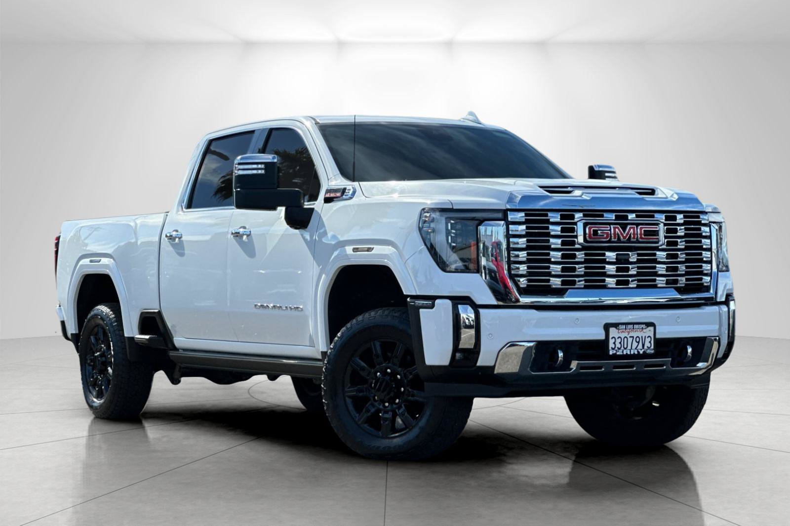 Used 2024 GMC Sierra 3500 Denali w/ Denali Reserve Package AWD/4WD image 1