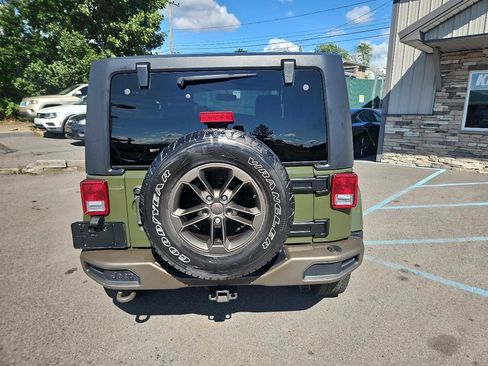Used 2016 Jeep Wrangler Sahara AWD/4WD image 4