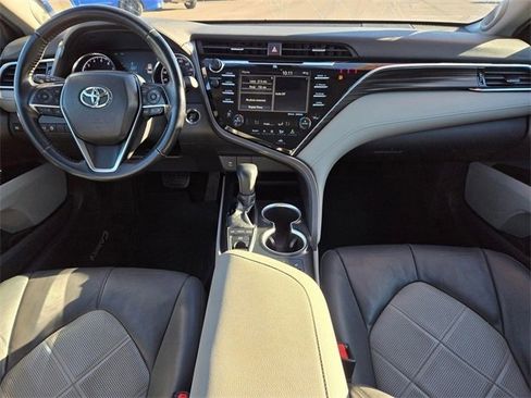 Certified 2018 Toyota Camry XLE image 7