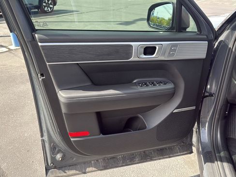 Used 2025 Hyundai Santa Fe Limited FWD image 13