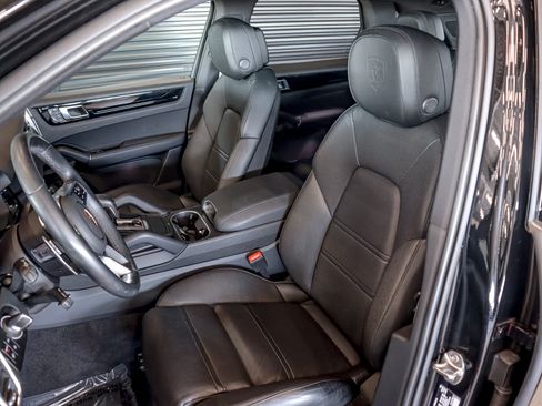 Certified 2023 Porsche Cayenne Platinum Edition AWD/4WD image 5