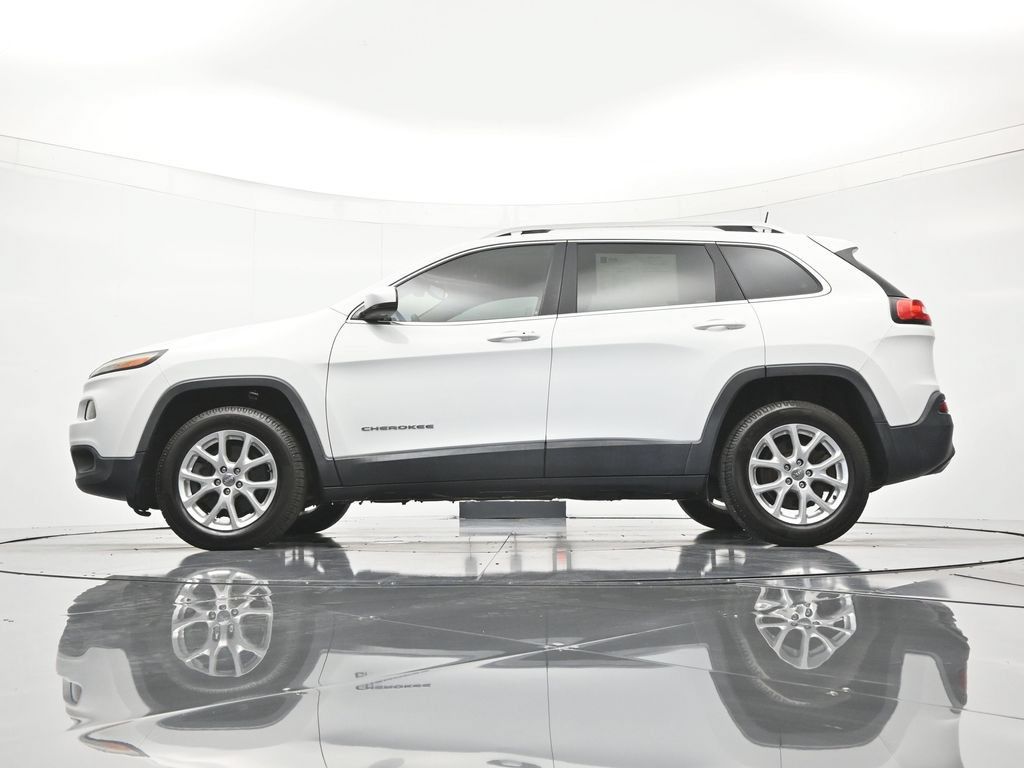 Used 2016 Jeep Cherokee Latitude FWD image 44