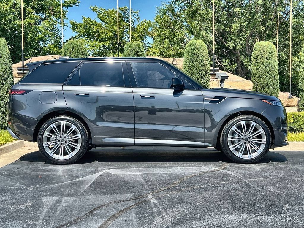 New 2026 Land Rover Range Rover Sport Dynamic SE AWD/4WD image 6