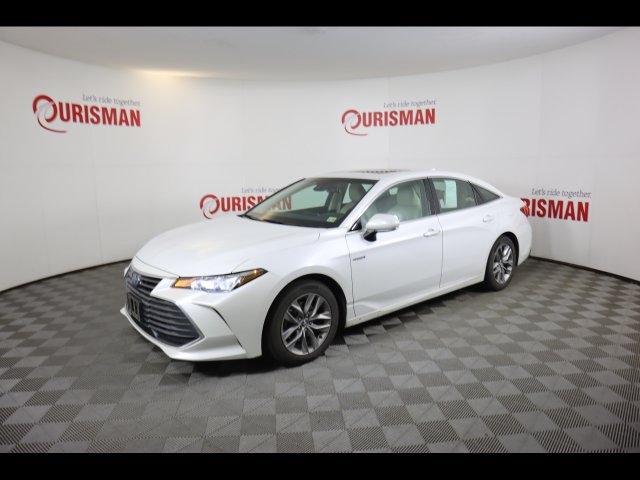 Used 2020 Toyota Avalon XLE w/ Moonroof Package FWD image 4