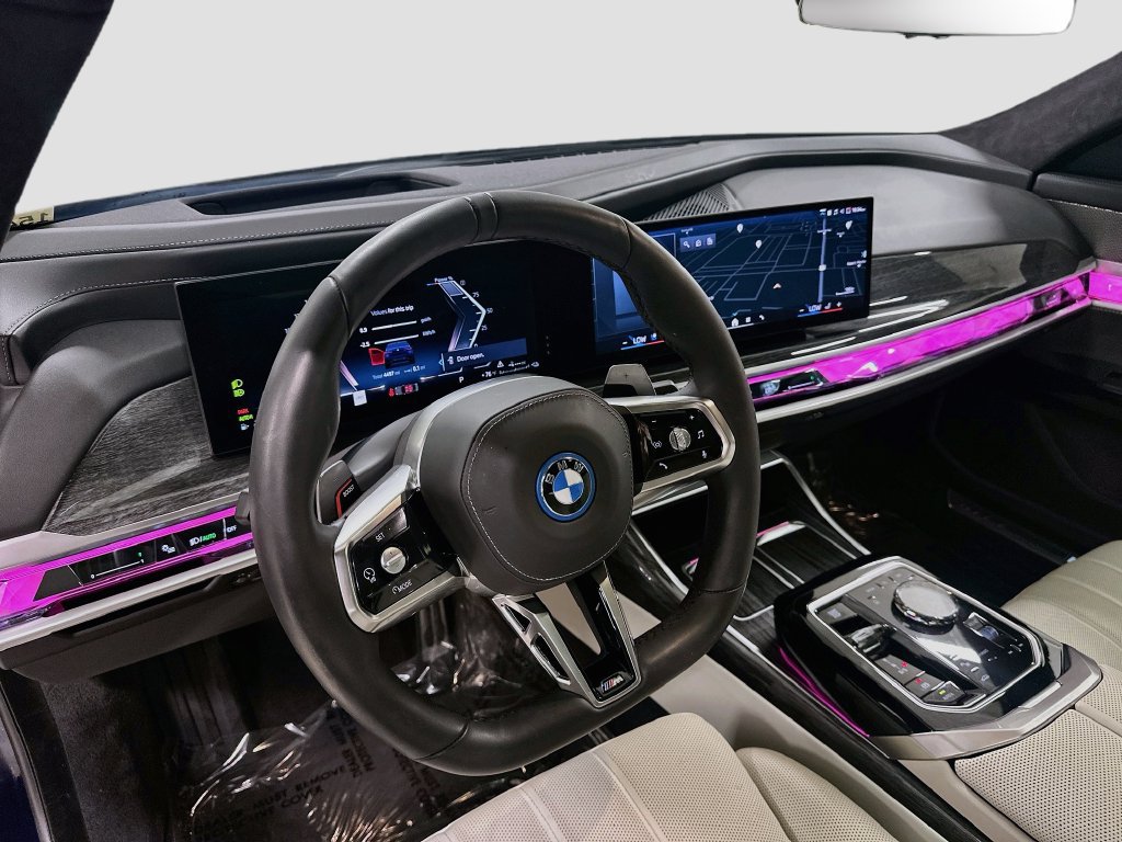 Used 2026 BMW 750e xDrive AWD/4WD image 4