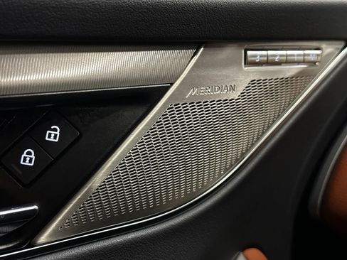 Used 2025 Jaguar F-PACE R-Dynamic S image 34