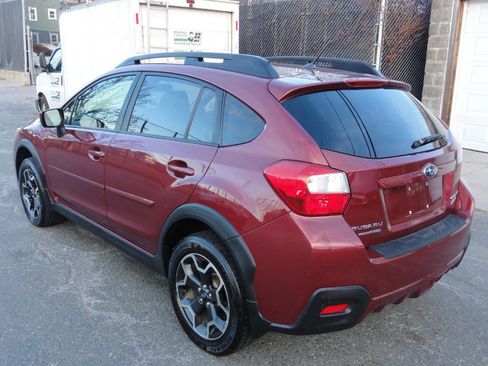 Used 2017 Subaru Crosstrek 2.0i Premium image 4