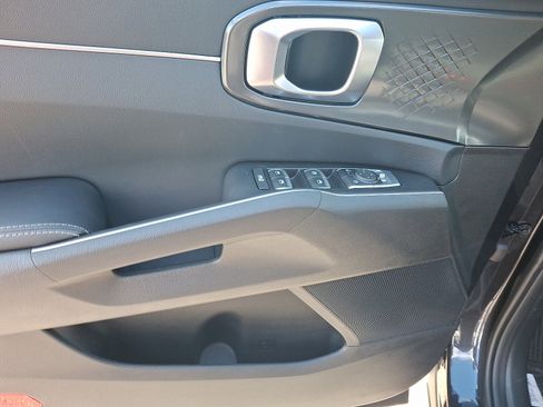 New 2026 Kia Sorento S image 8