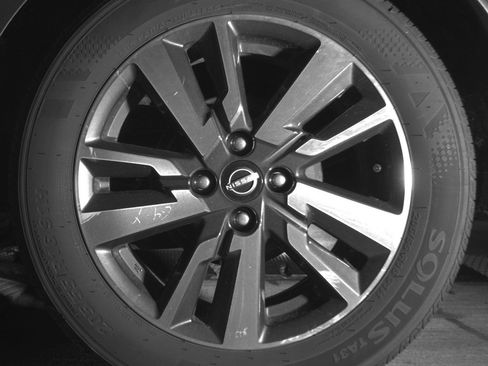 Used 2025 Nissan Versa SV FWD image 14