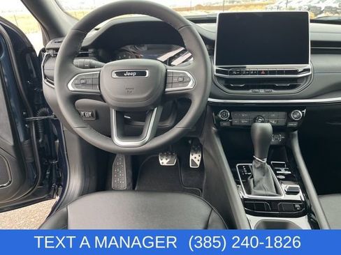 New 2026 Jeep Compass Latitude image 17