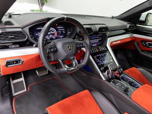 Used 2019 Lamborghini Urus AWD/4WD image 6
