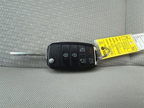 Used 2016 Kia Sedona LX w/ Option Group 020 image 52