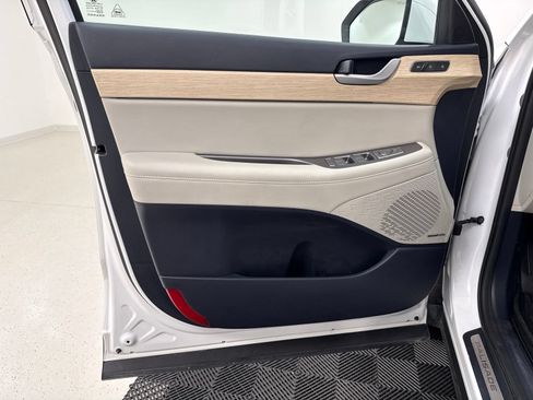 Used 2025 Hyundai Palisade Limited FWD image 11