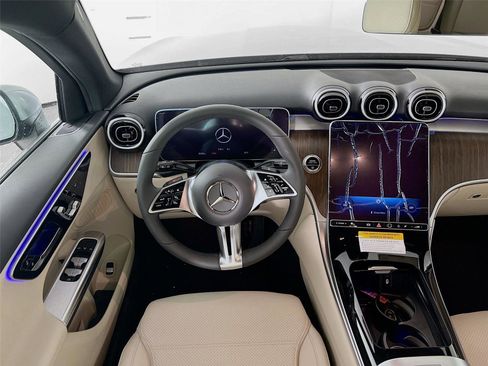 Certified 2025 Mercedes-Benz GLC 300 4MATIC image 19