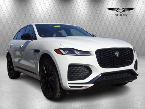 Used 2024 Jaguar F-PACE R-Dynamic S image 5