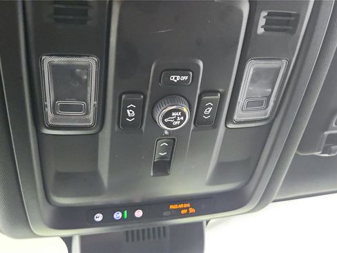 Used 2025 Chevrolet Tahoe High Country image 30