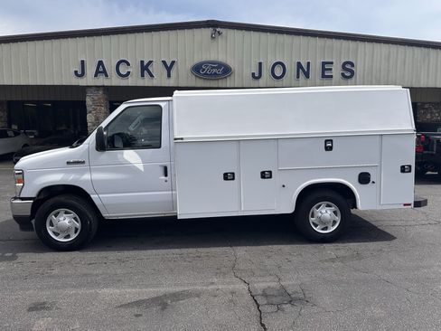 Certified 2026 Ford E-350 and Econoline 350 Super Duty w/ Power Equipment Group RWD image 1