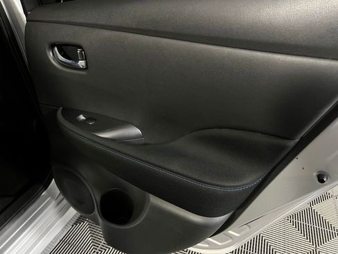 Used 2023 Nissan Leaf S image 31