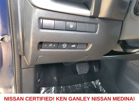Certified 2025 Nissan Rogue SV AWD/4WD image 34