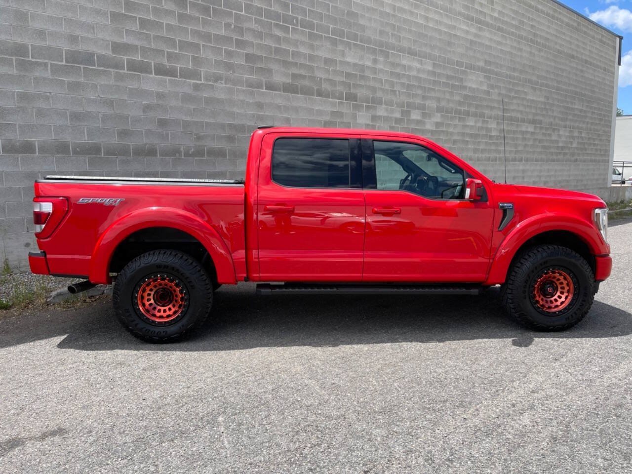 Used 2021 Ford F150 Lariat w/ Equipment Group 502A High AWD/4WD image 4