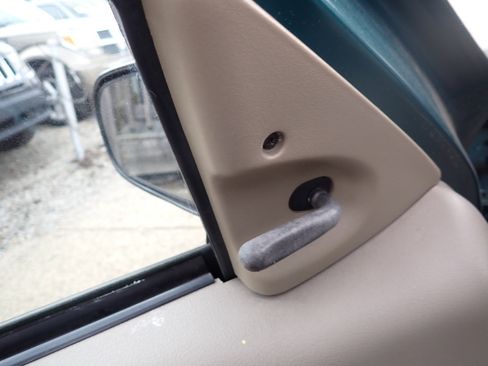 Used 1998 Chevrolet Cavalier Sedan w/ Preferred Equipment Group 1 image 39