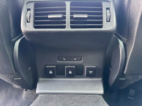 Used 2019 Land Rover Range Rover Velar R-Dynamic SE AWD/4WD image 45