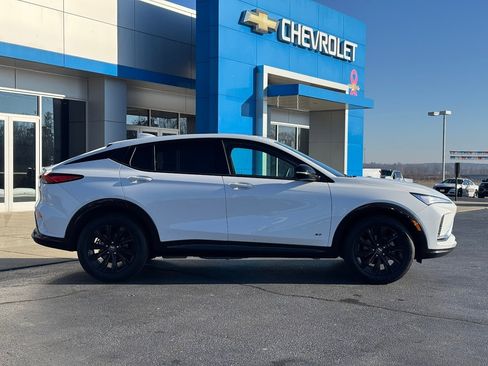 Used 2025 Buick Envista Sport Touring image 4