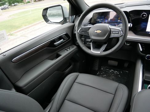 New 2026 Chevrolet Suburban LT w/ Comfort Package AWD/4WD image 13