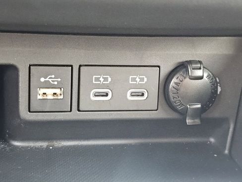 Used 2025 Toyota Highlander Limited AWD/4WD image 16