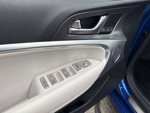 Used 2024 Genesis G70 2.5T w/ Sport Prestige Package image 18