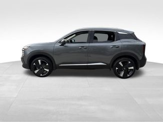 New 2026 Nissan Kicks SR w/ SR Premium Package FWD video 4