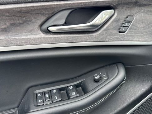 Used 2022 Jeep Grand Cherokee Limited image 12