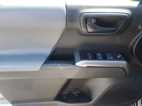 Used 2022 Toyota Tacoma SR5 image 18