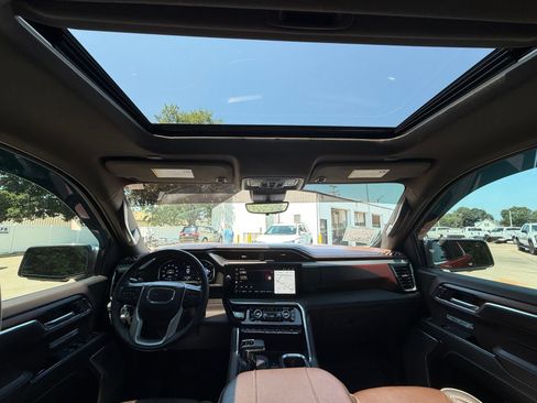 Used 2024 GMC Sierra 1500 Denali w/ Denali Reserve Package AWD/4WD image 27