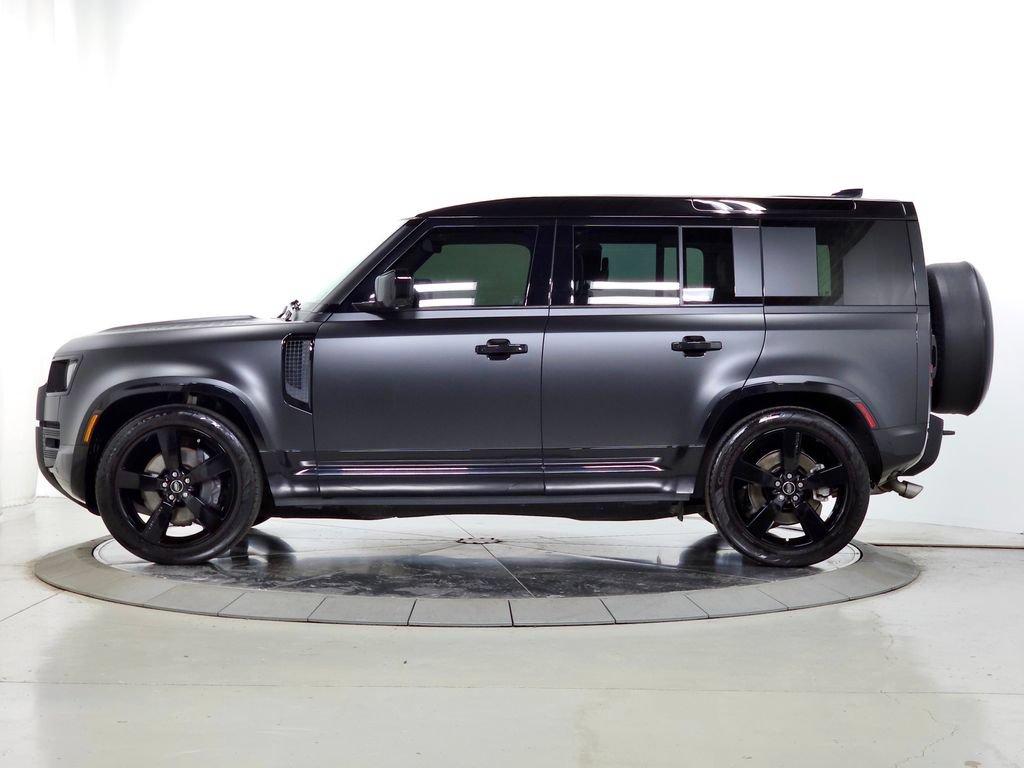 Used 2025 Land Rover Defender 110 X-Dynamic SE AWD/4WD image 4