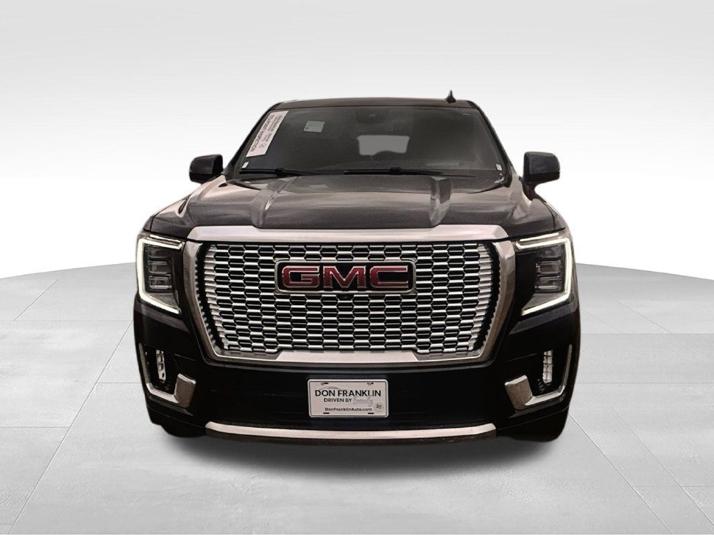 Used 2023 GMC Yukon Denali AWD/4WD image 3